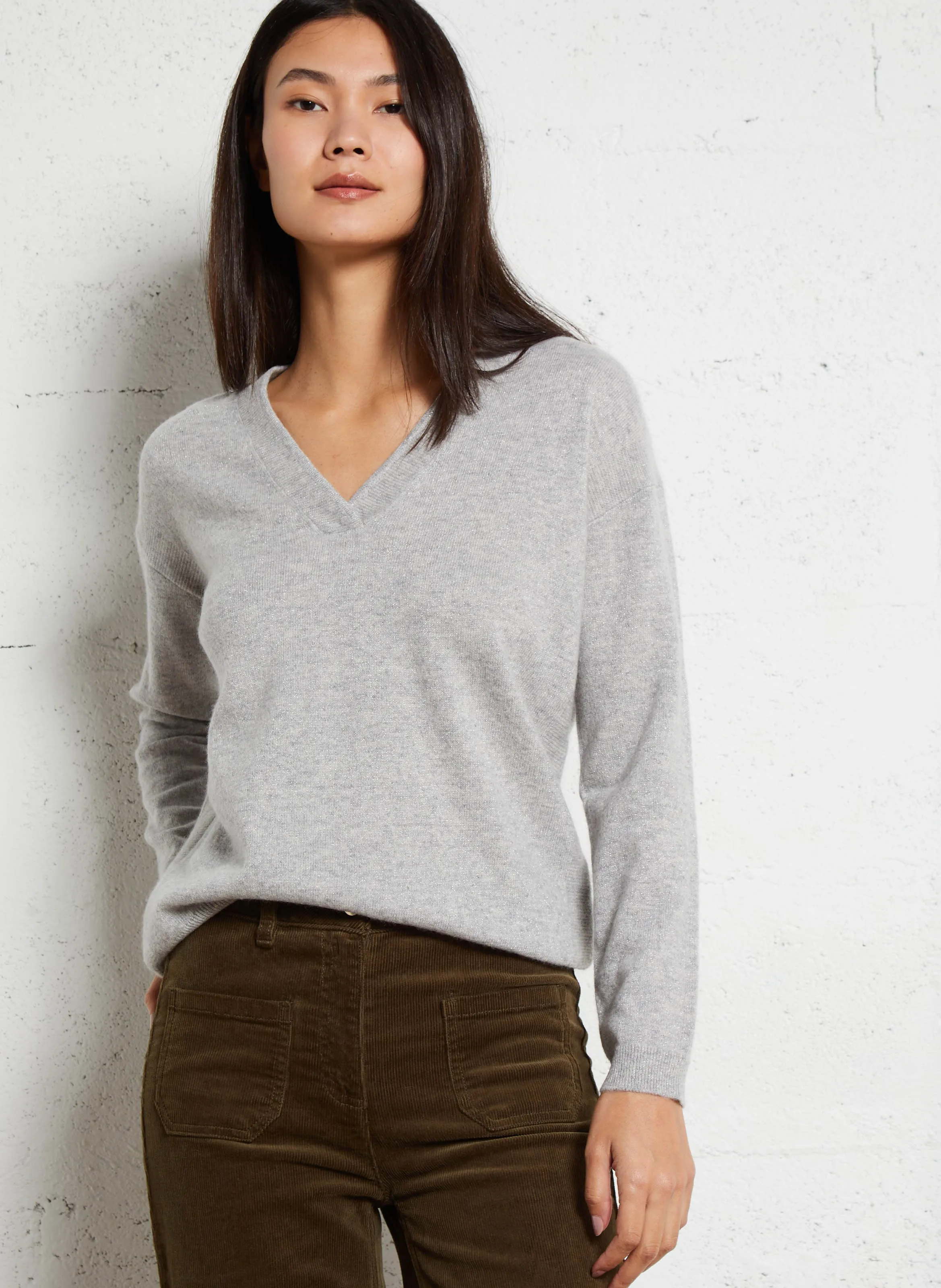 ADELIE BIS  JERSEY RECTO DE MEZCLA DE CACHEMIRA CON CUELLO DE PICO EN GRIS