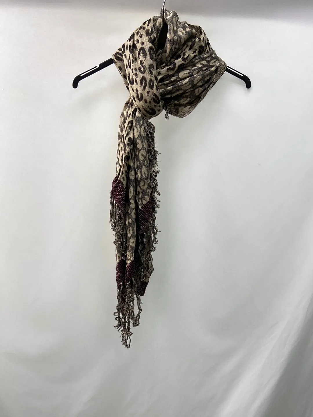 ADOLFO DOMÍNGUEZ.Pasmina animal print