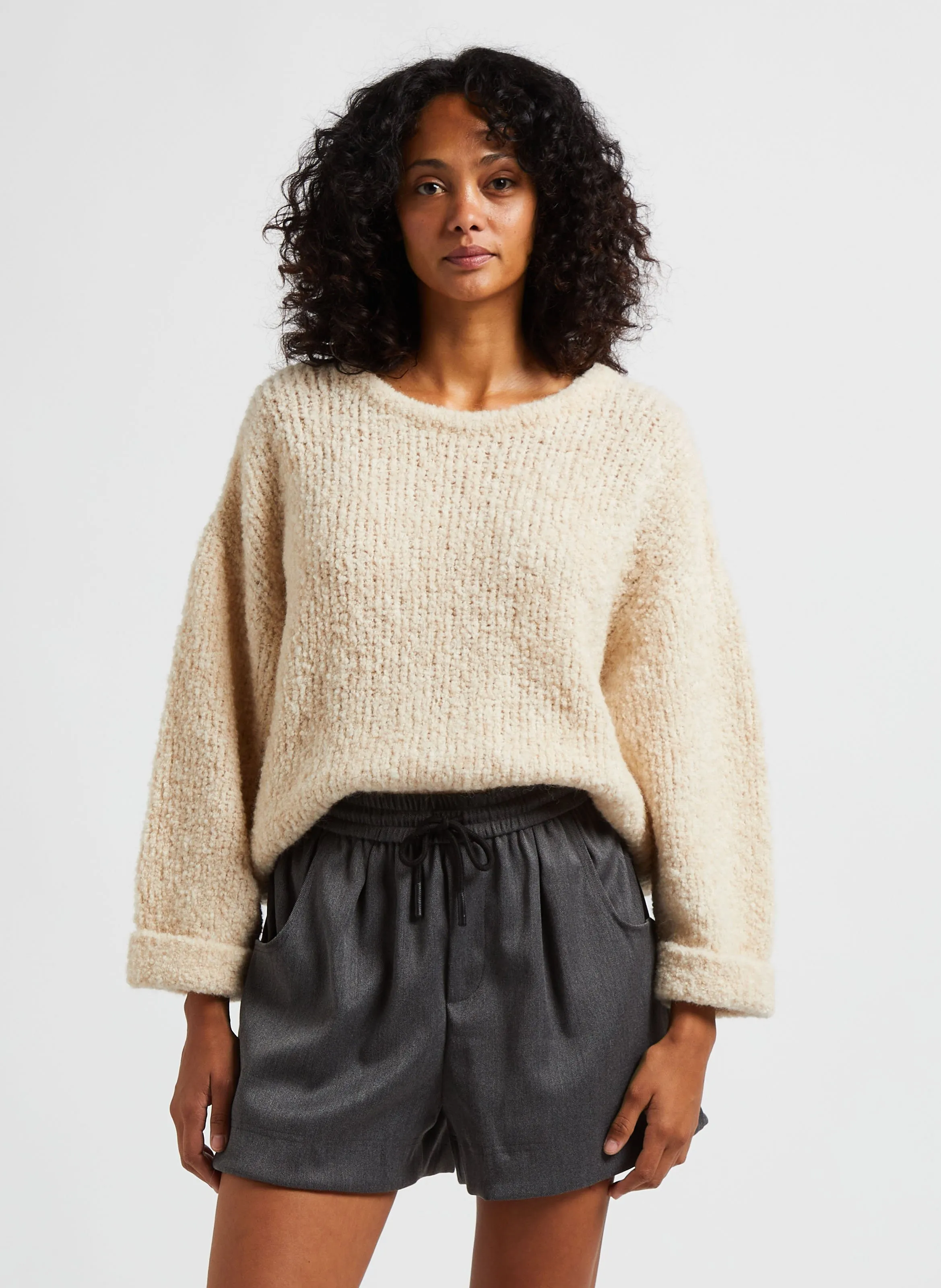 AMERICAN VINTAGE ZOLLY  JERSEY HOLGADO DE LANA CON CUELLO REDONDO EN BEIGE