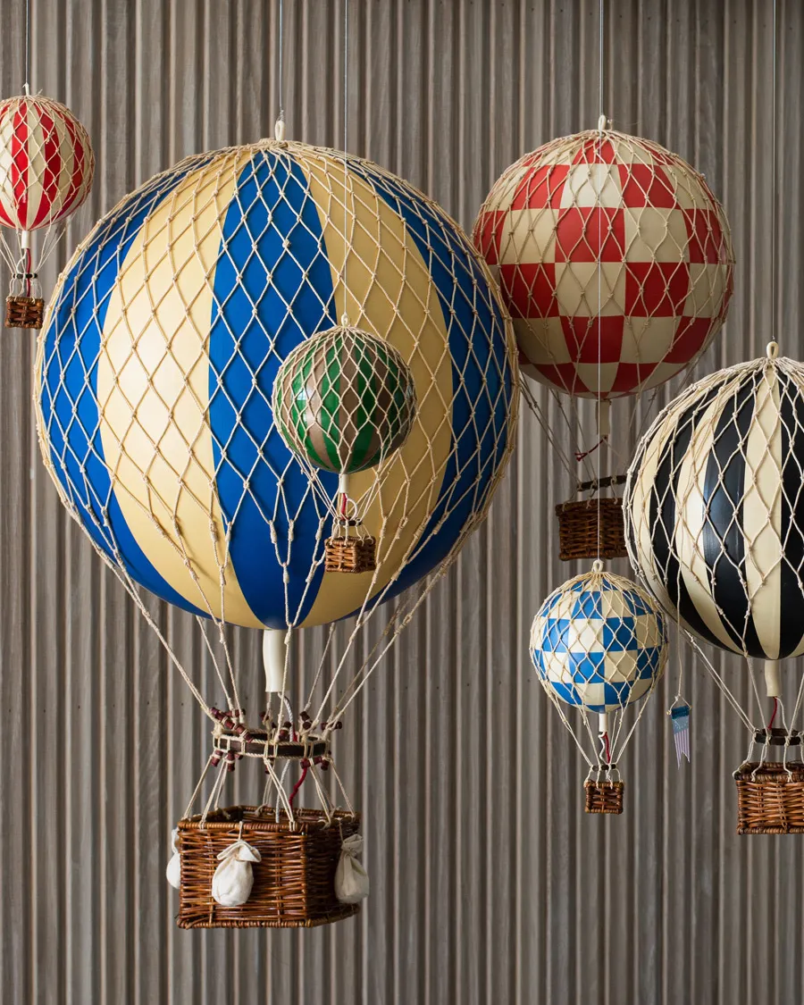 Authentic Models Floating The Skies Balloon Black