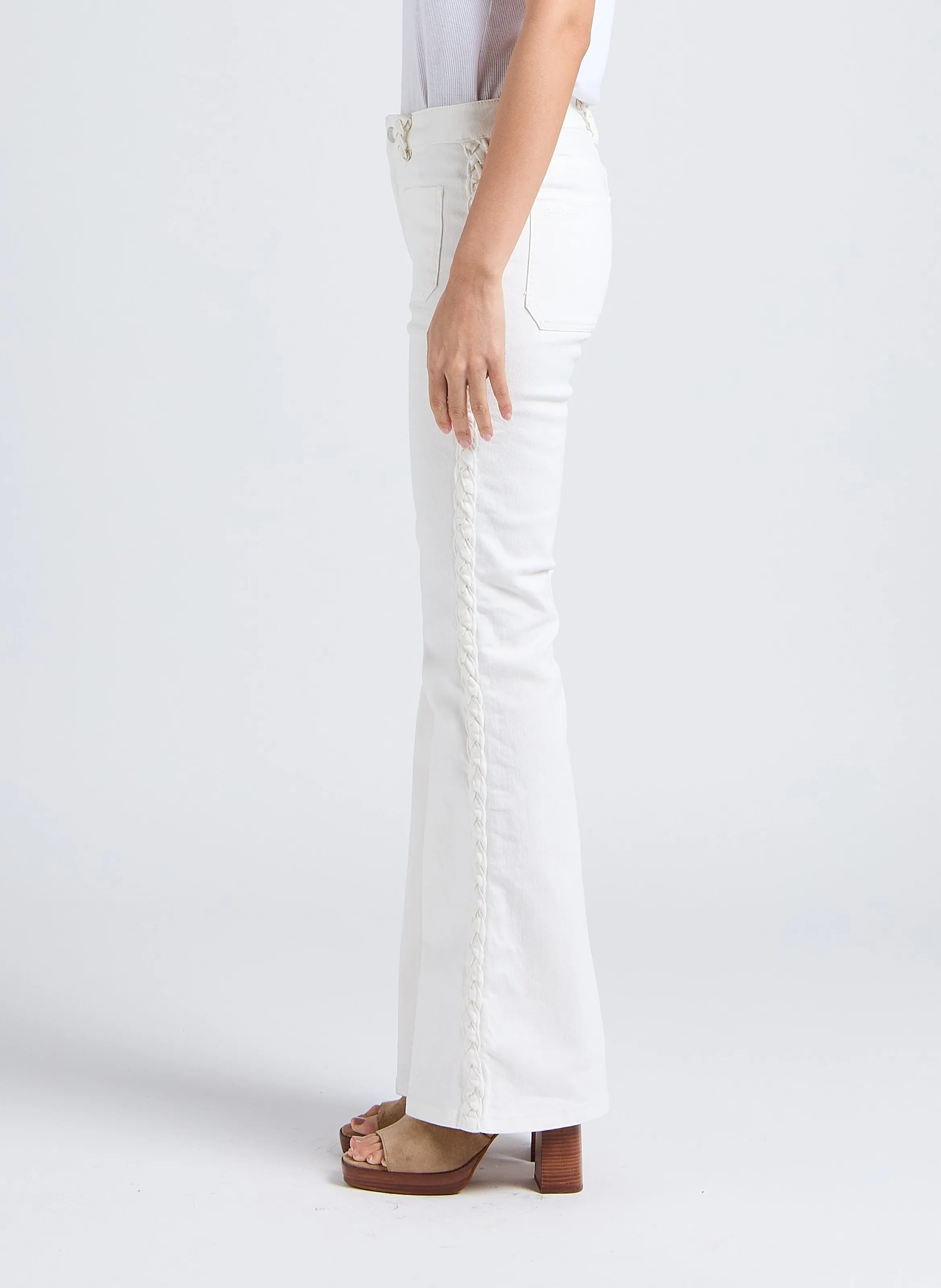 BERENICE ODESSABRAID  VAQUERO FLARE DE MEZCLA DE ALGODóN CON CINTURA TRENZADA EN BLANCO