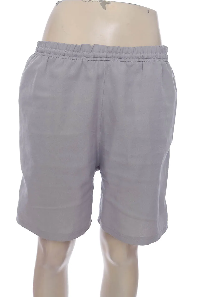 BERMUDA  PANTALONETA COLOR GRIS  CLOSEANDO