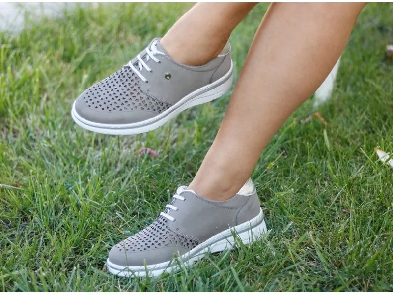 BLUCHER EN NOBUCK PICADO 3204 NOTTON EN COLOR GRIS
