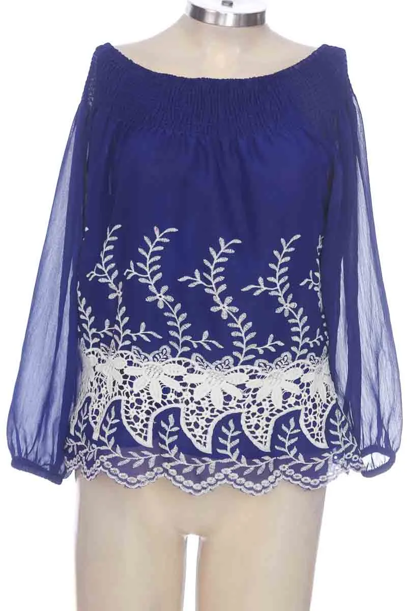 BLUSA COLOR AZUL  APOLOGY