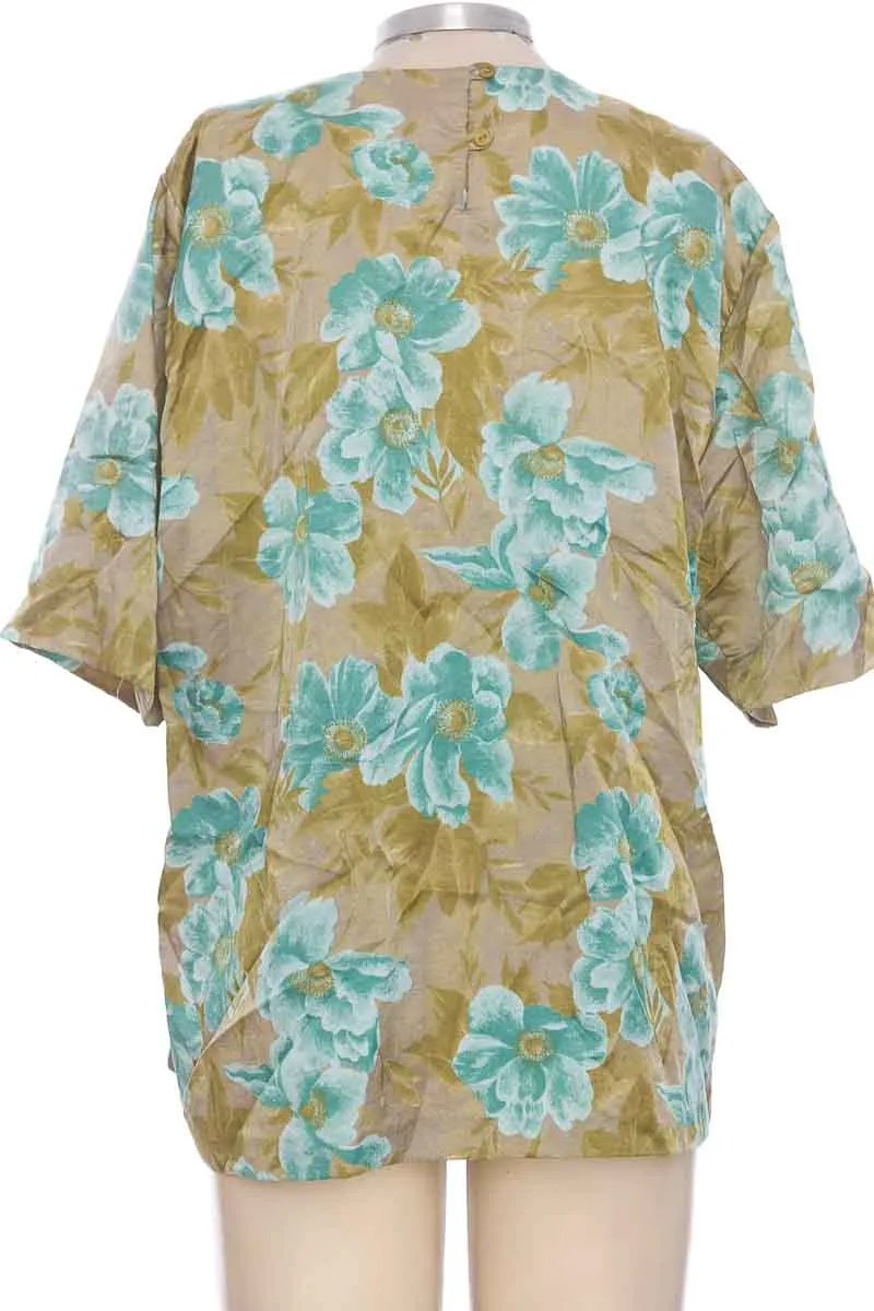 BLUSA COLOR VERDE  CLOSEANDO