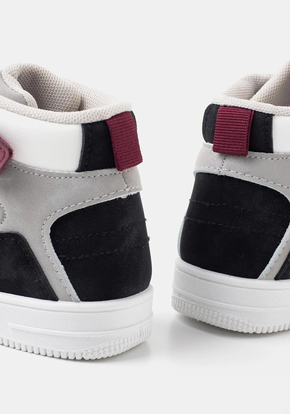 Botines adeportivados cordones de Niño TEX (Tallas 26 a 32)