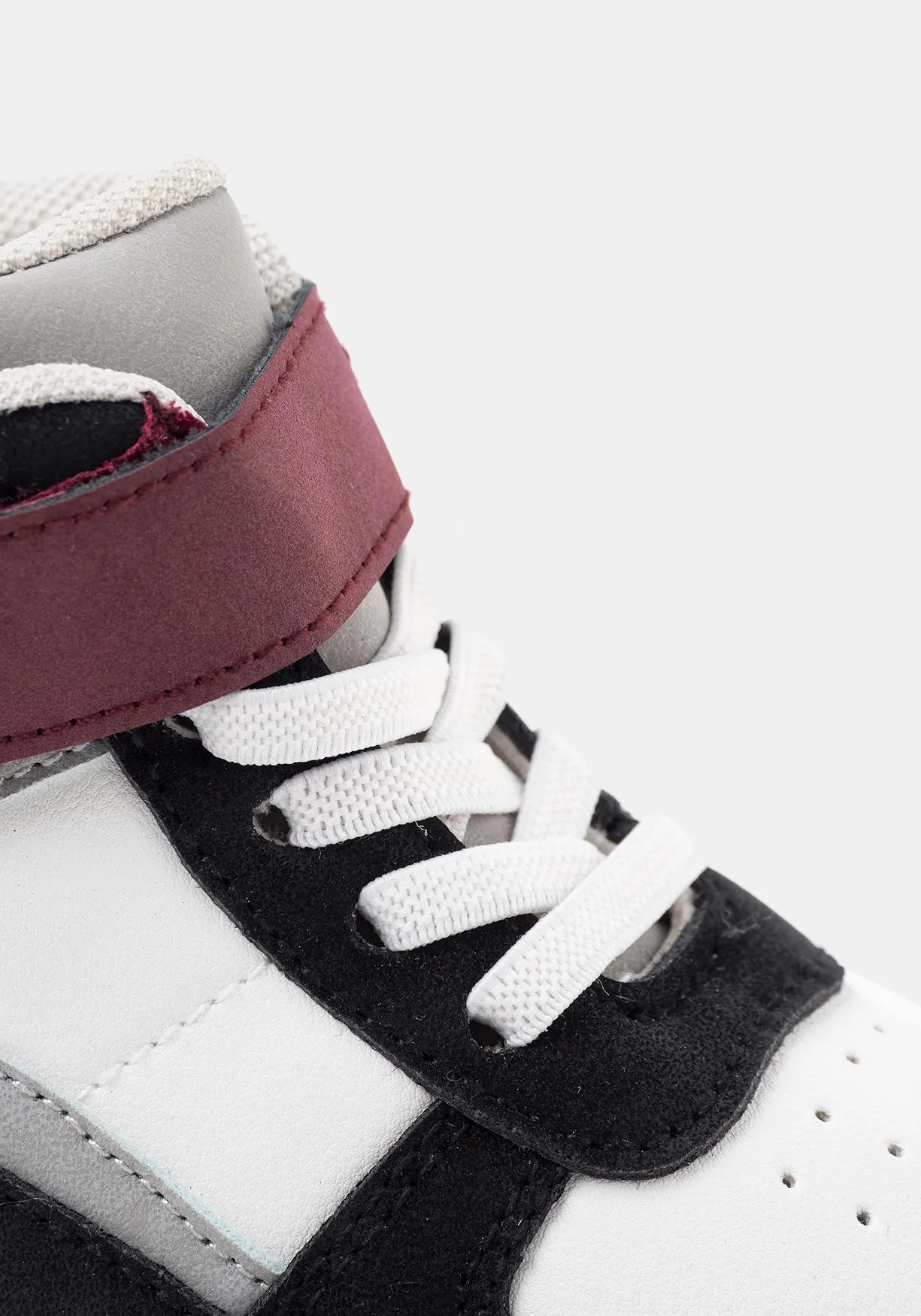 Botines adeportivados cordones de Niño TEX (Tallas 26 a 32)