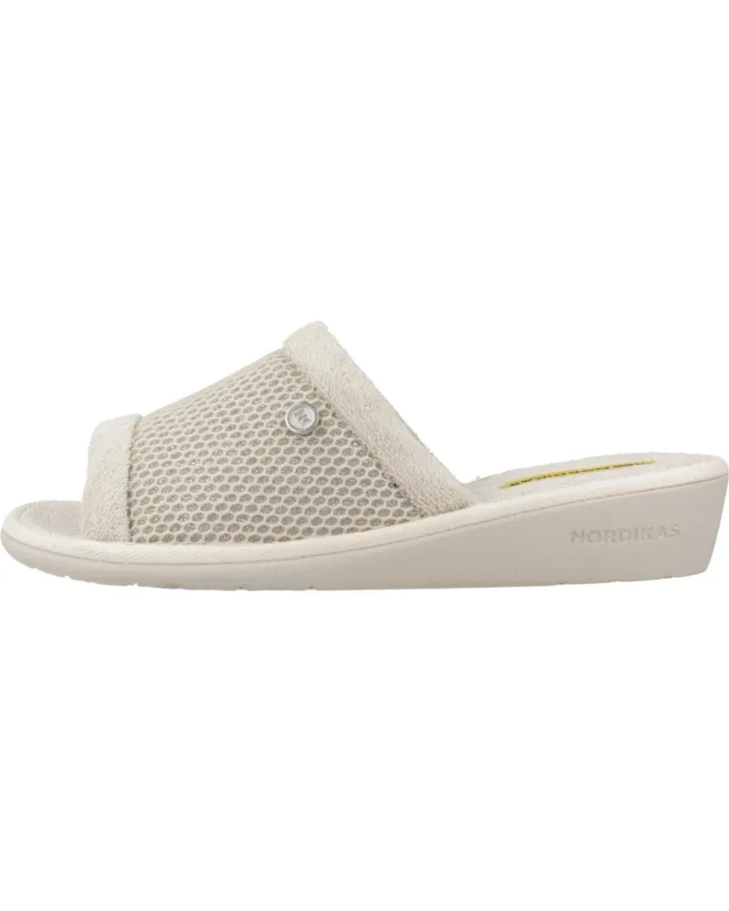 Calzado de casa NORDIKAS  de Mujer ZAPATILLAS HOGAR MUJER MODELO 1933 COSMOS COLOR BEIS  HIELO