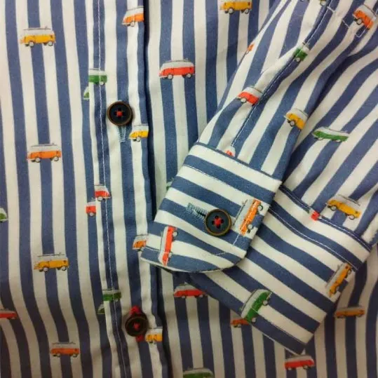 Camisa niño a rayas estampado caravanas