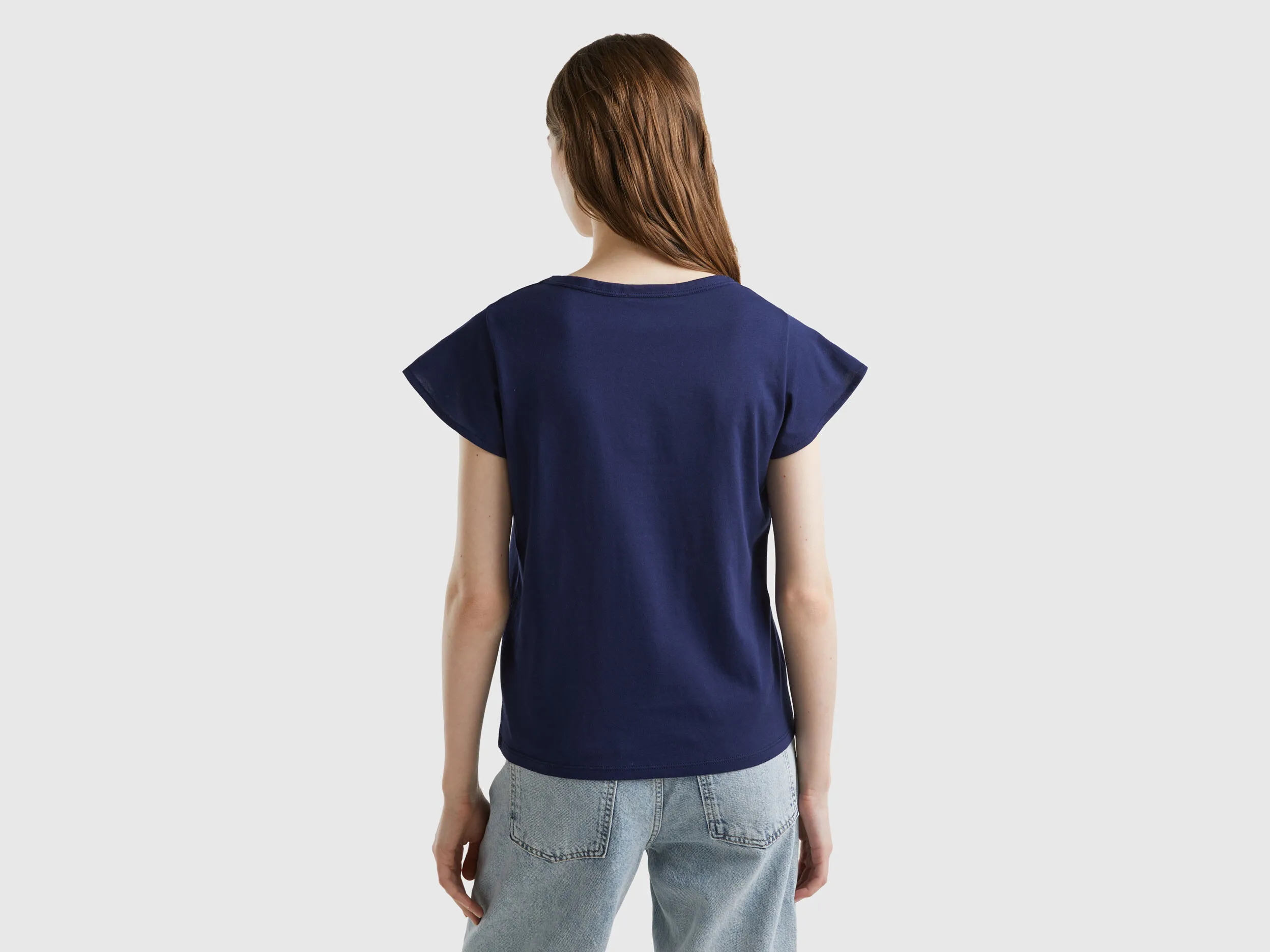 Camiseta con escote amplio