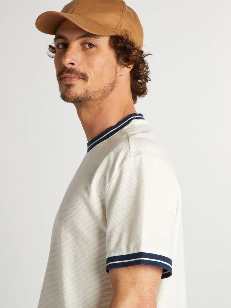 CAMISETA CON TEXTURA Y RIBETES EN CONTRASTE  BLANCO