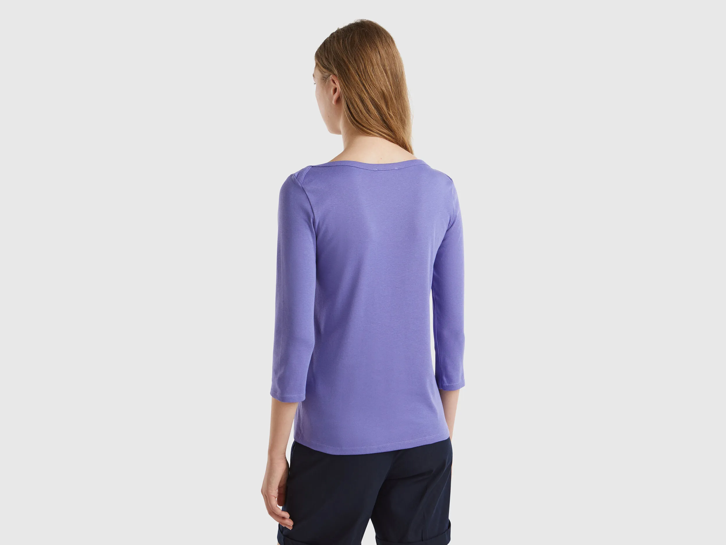 Camiseta de 100 % algodón con escote barco