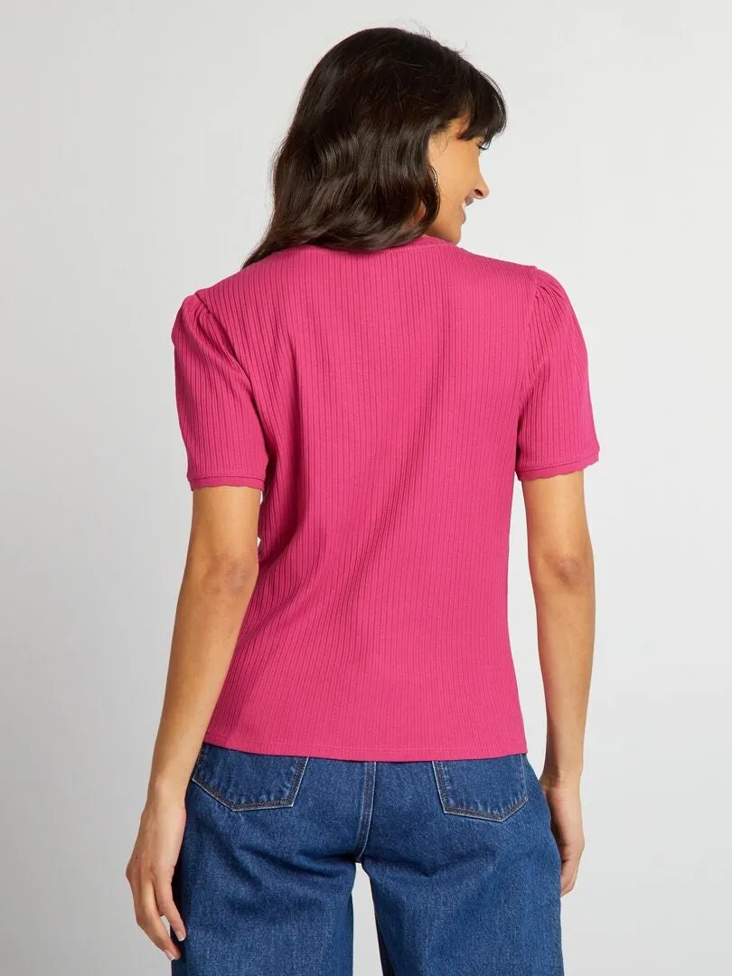 CAMISETA DE CANALé CON CUELLO PRONUNCIADO  ROSA
