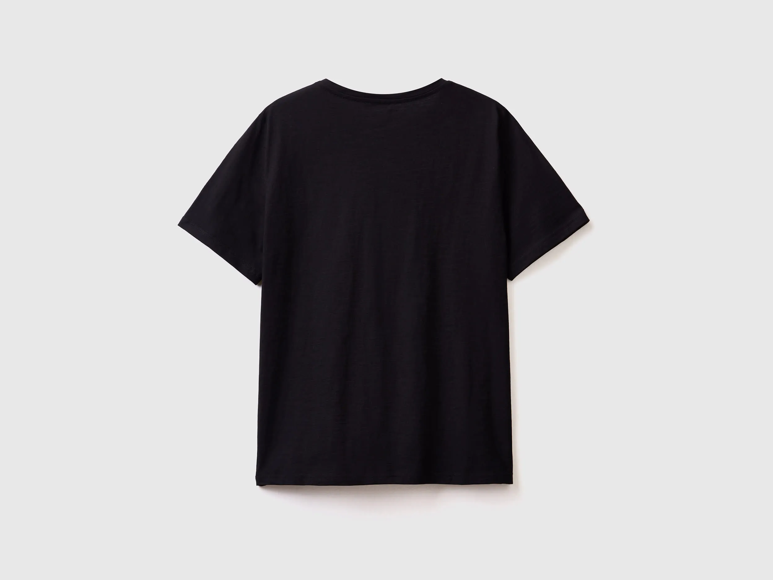 Camiseta de cuello redondo de algodón flameado
