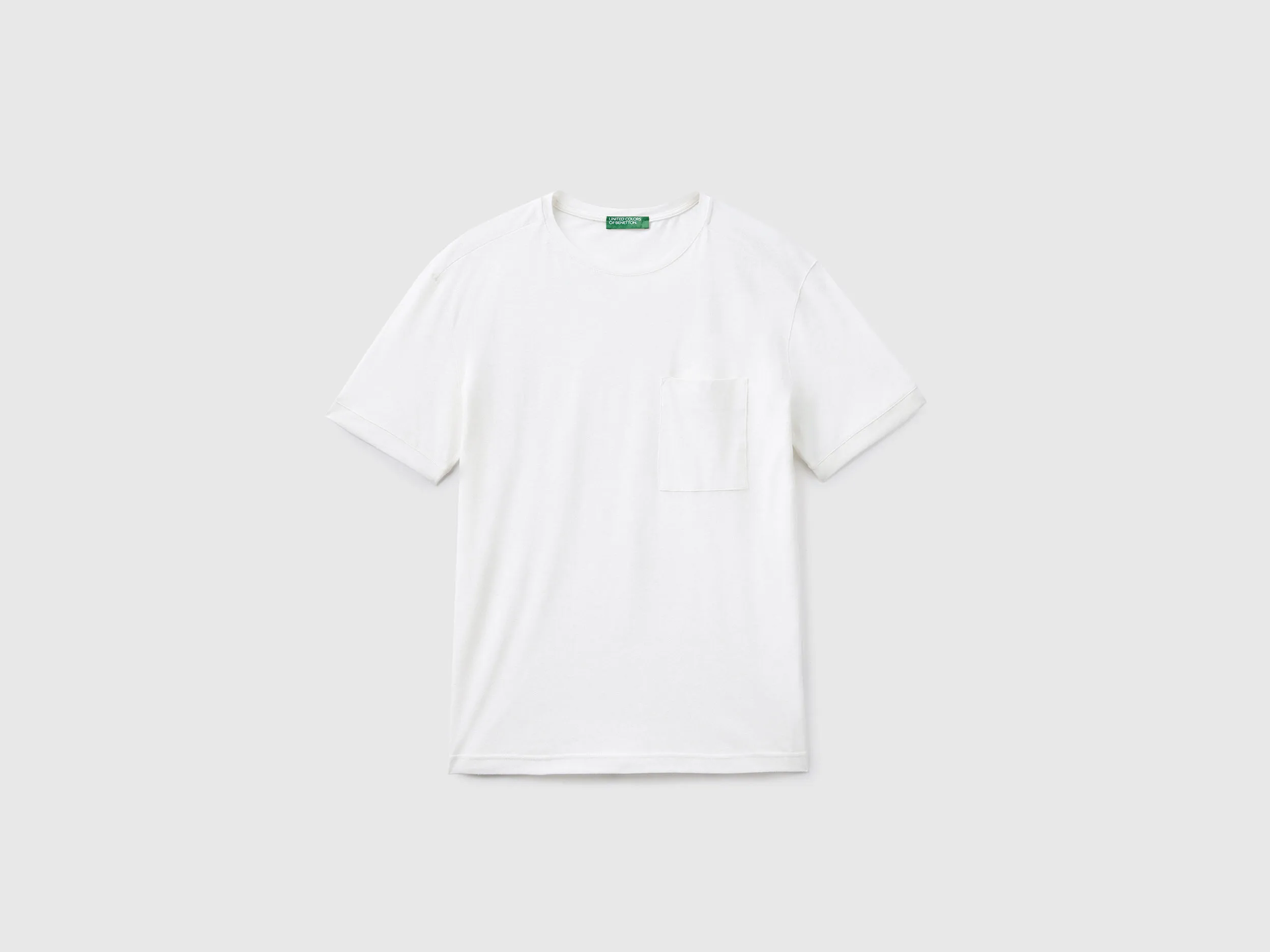 Camiseta de lino mixto con bolsillo