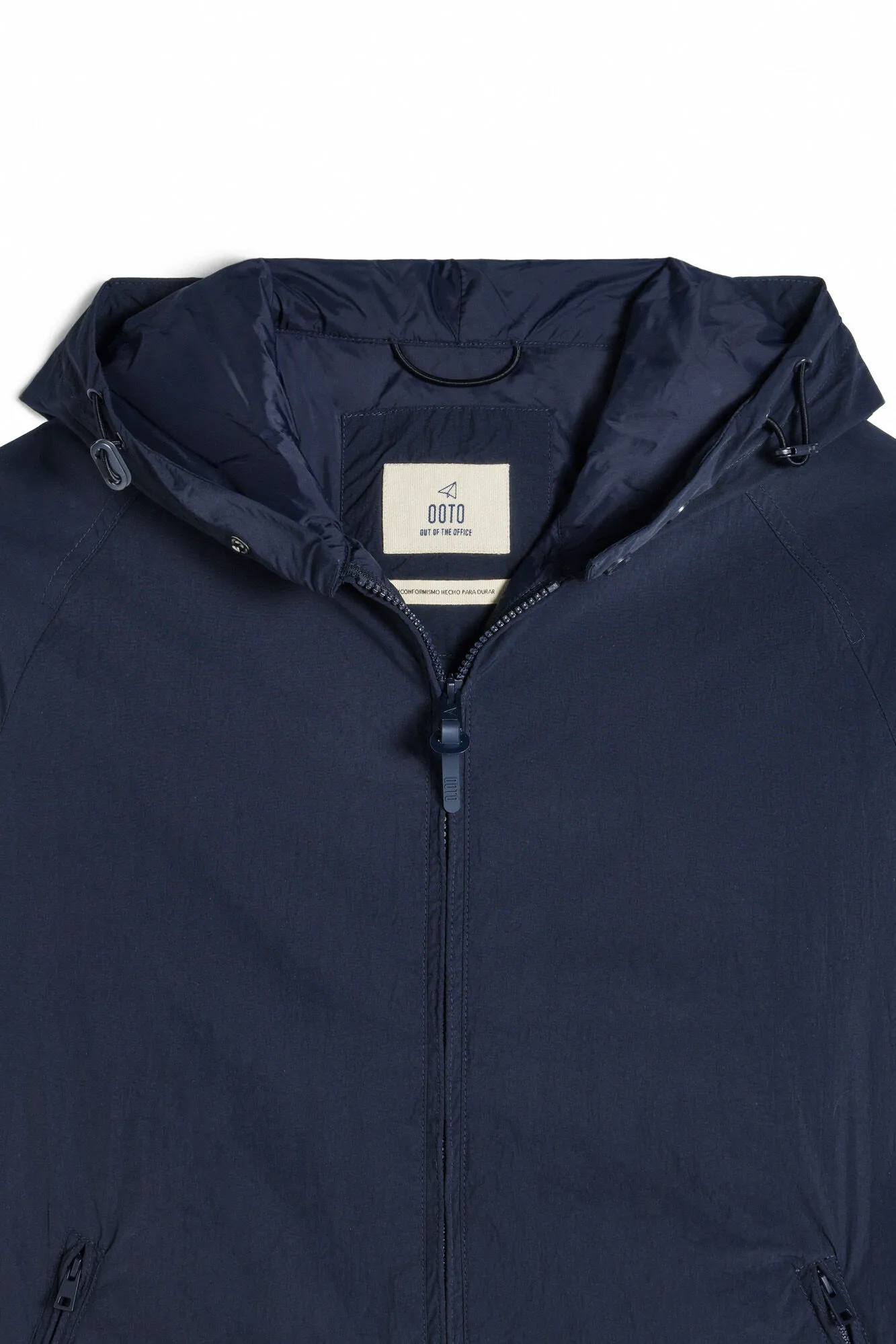 Chaqueta con capucha