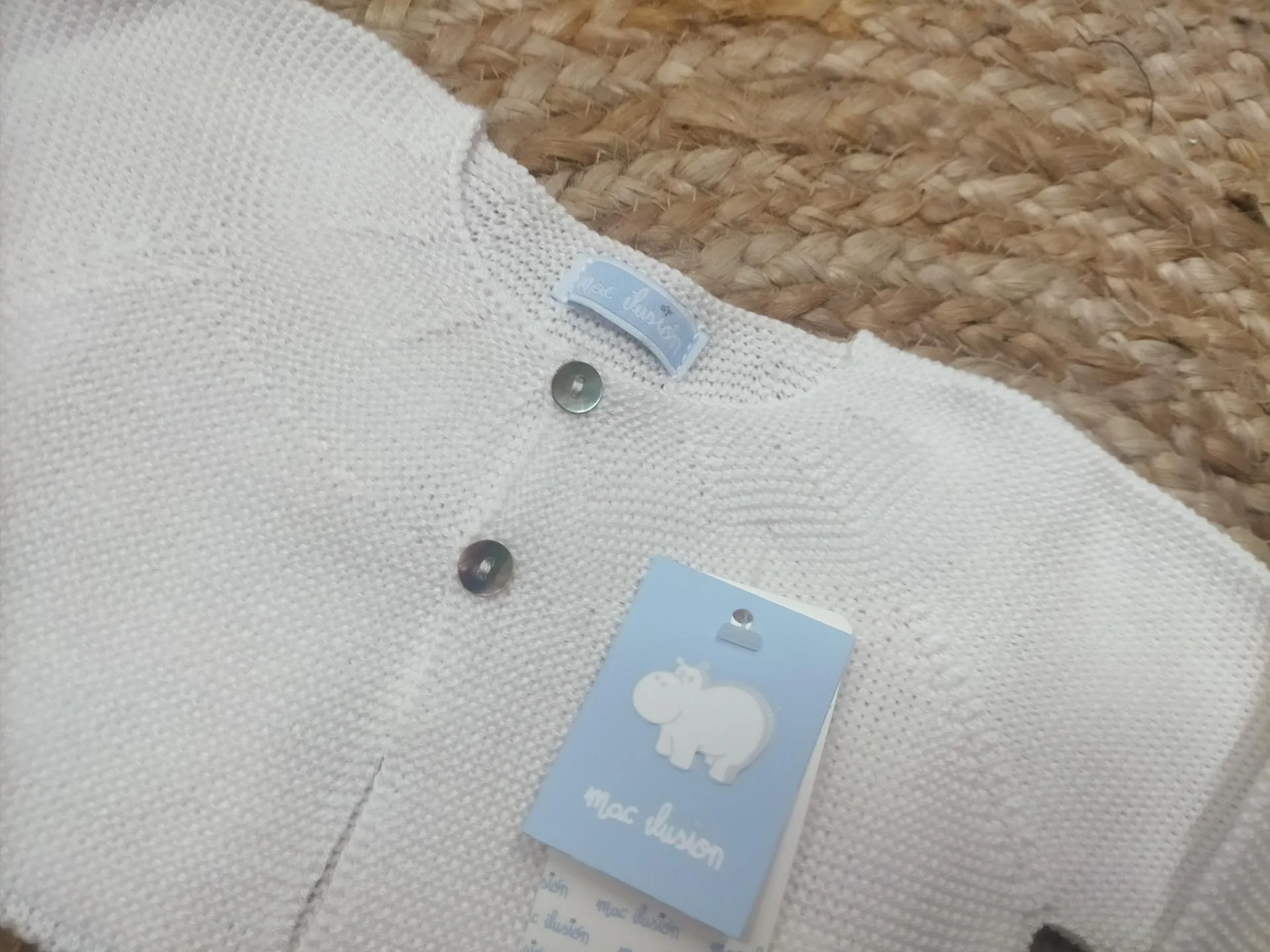 Chaqueta de bebé unisex blanca de Mac Ilusión.