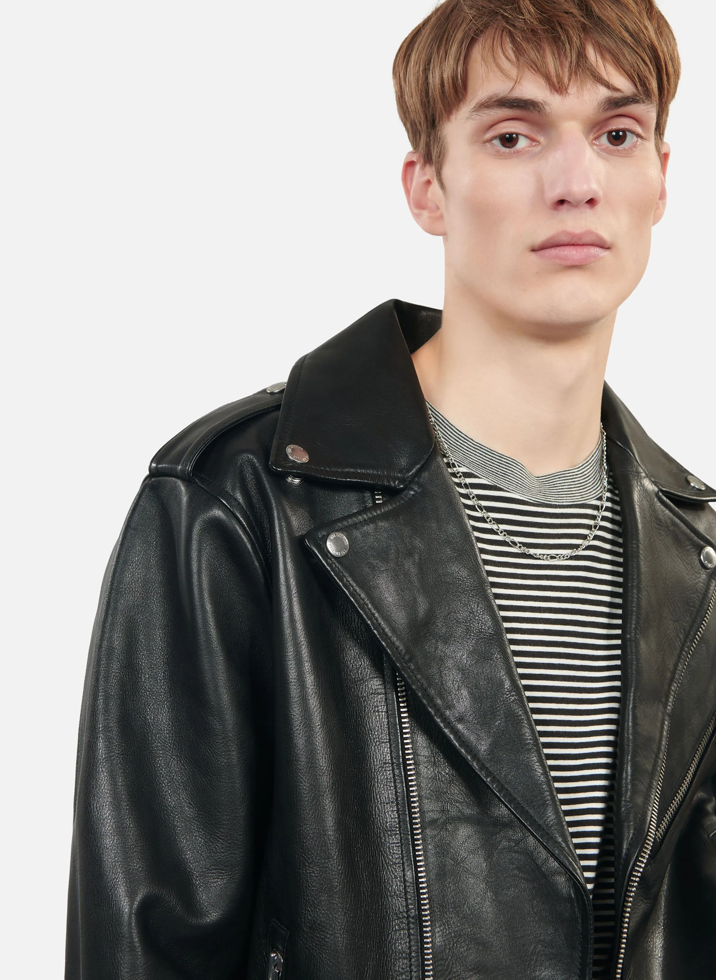 Chaqueta de cuero estilo biker recta en negro