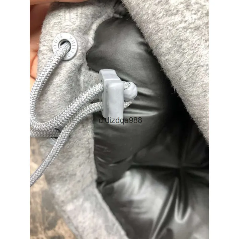 Diseñador para hombre Invierno Down Jacket Parkas manga larga tibia de color gris claro blanco
