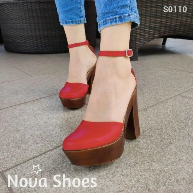 Estilo clásico, cerrado de enfrente. Tacón de resina. Disponible en varios colores