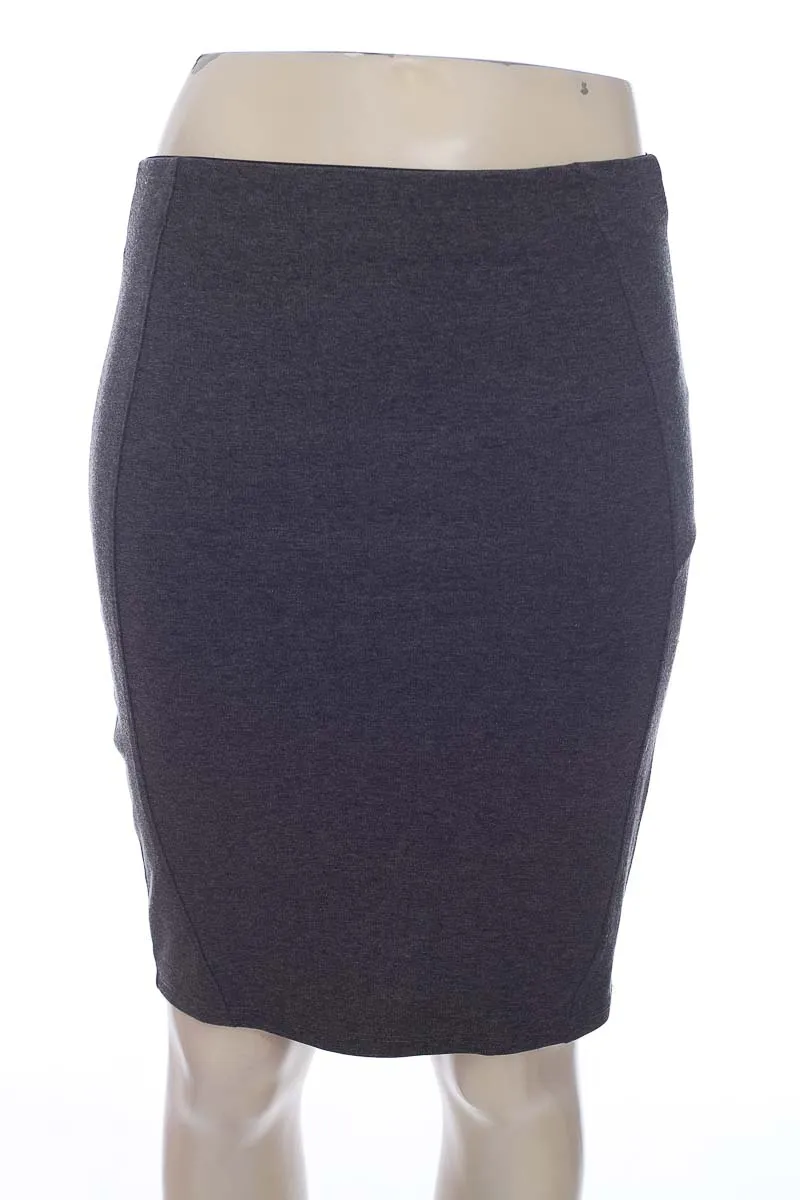 FALDA COLOR GRIS  STRADIVARIUS