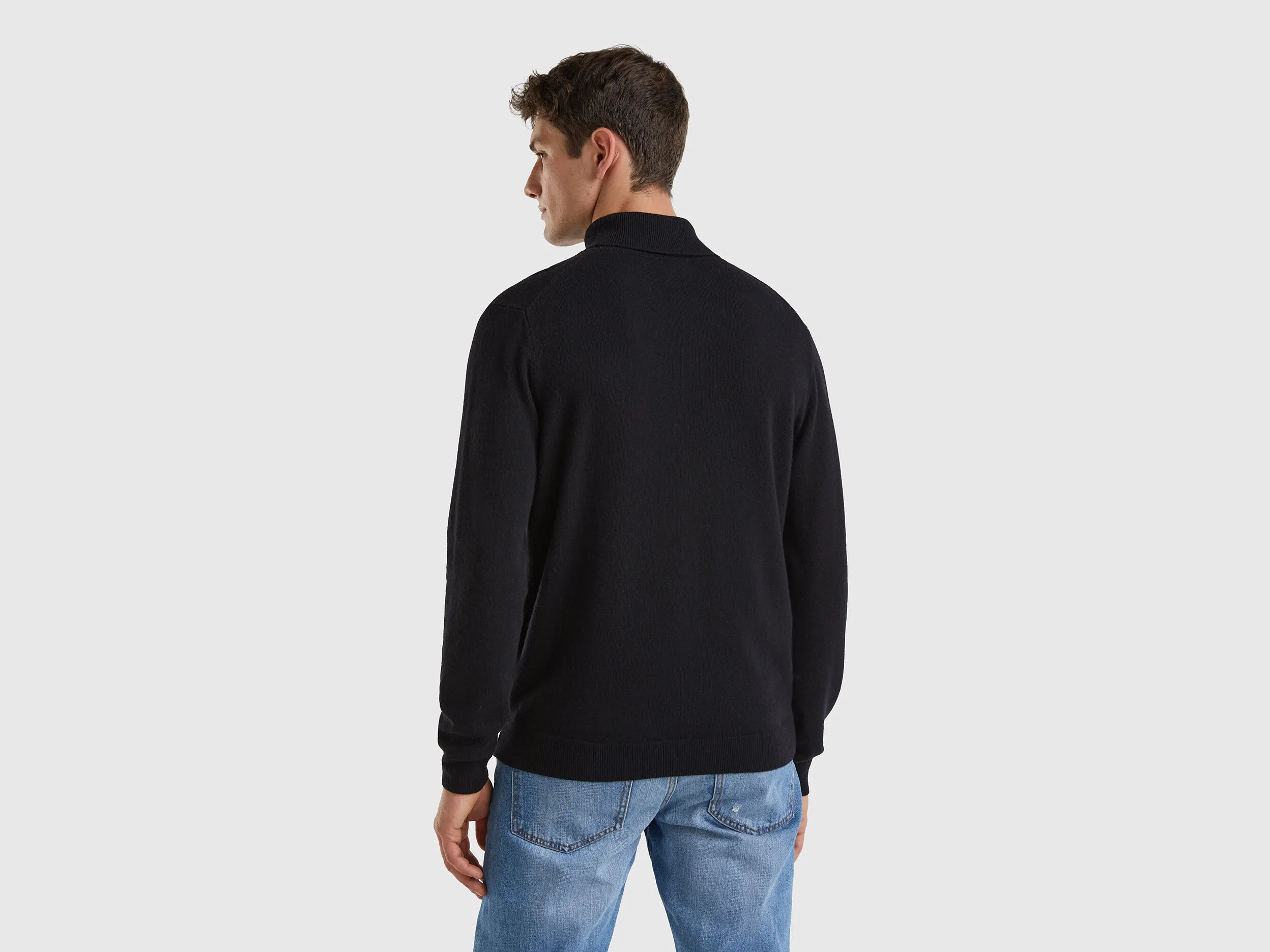 Jersey de cuello cisne negro de pura lana Merina