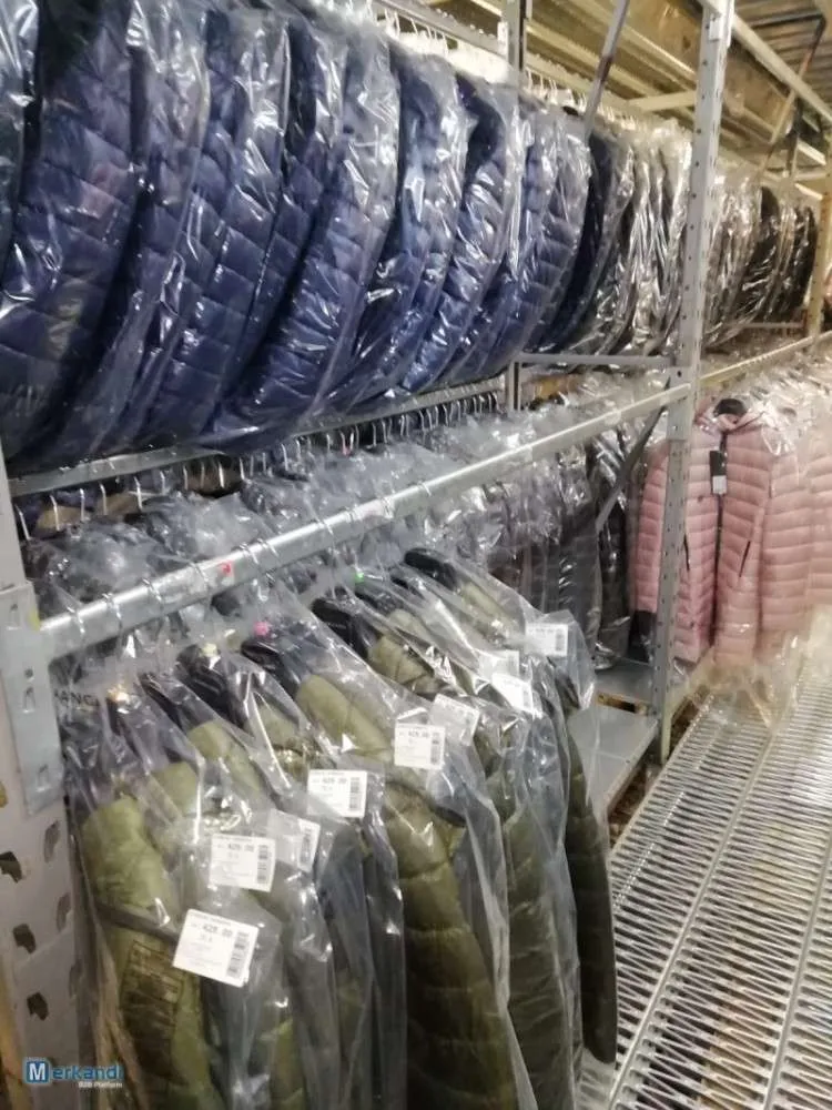 Lotes de chaquetas de Mangano.