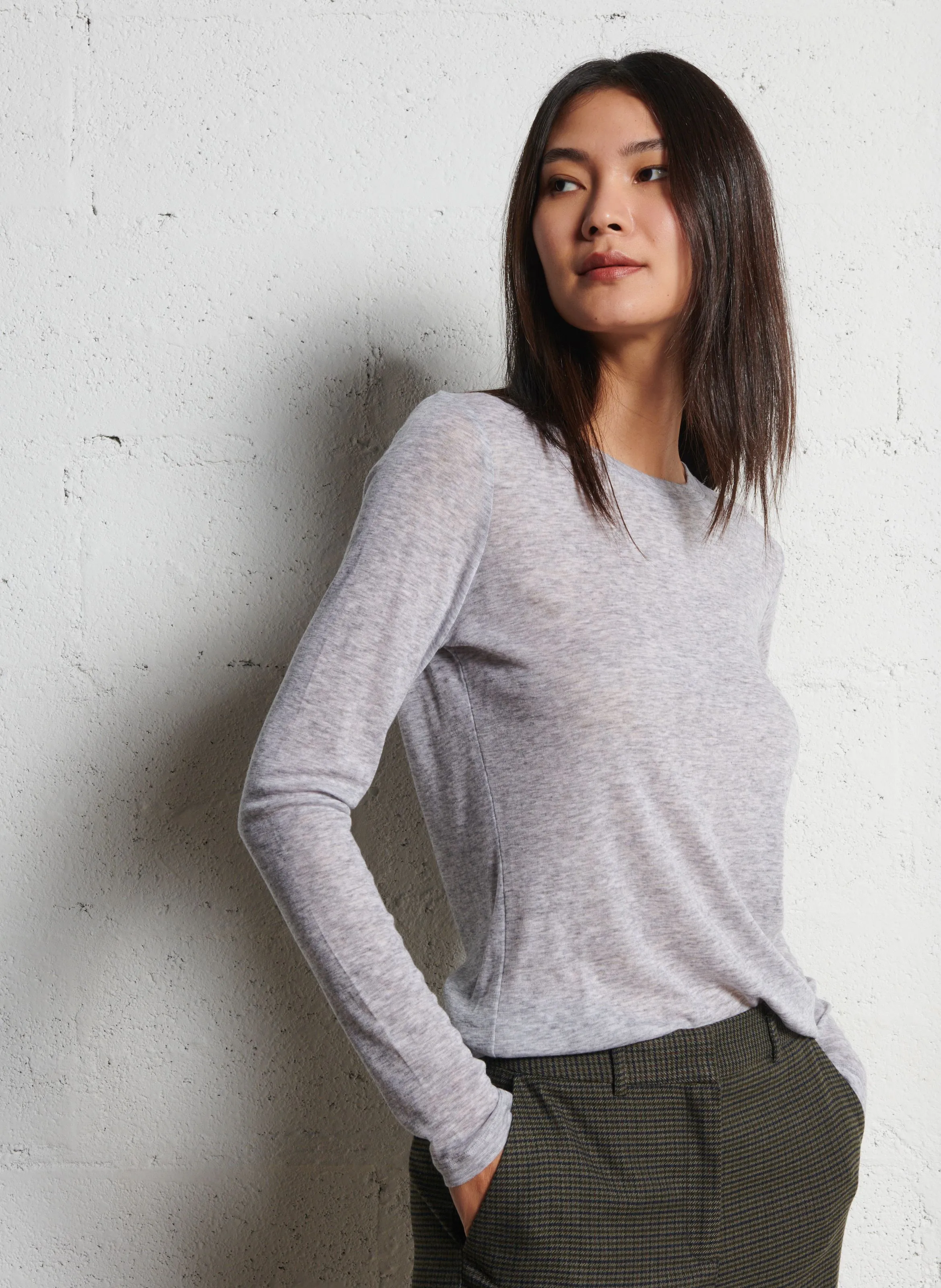 MAISON 123 TEXAS  CAMISETA RECTA CON CUELLO REDONDO EN GRIS