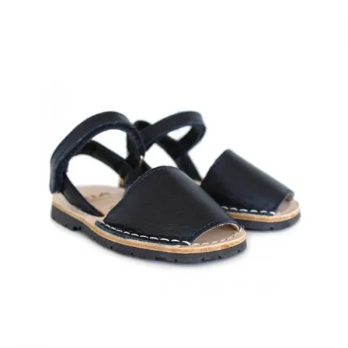 Menorquinas piel con velcro RIA