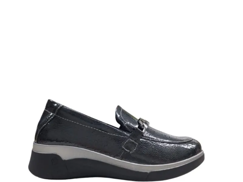MOCASÍN PARA MUJER EN CHAROL SUAVE COLOR GRIS 3581