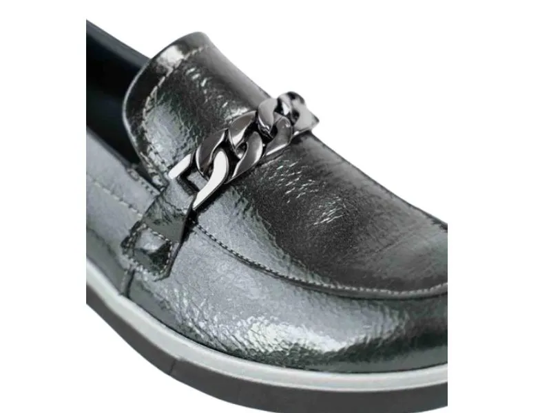 MOCASÍN PARA MUJER EN CHAROL SUAVE COLOR GRIS 3581