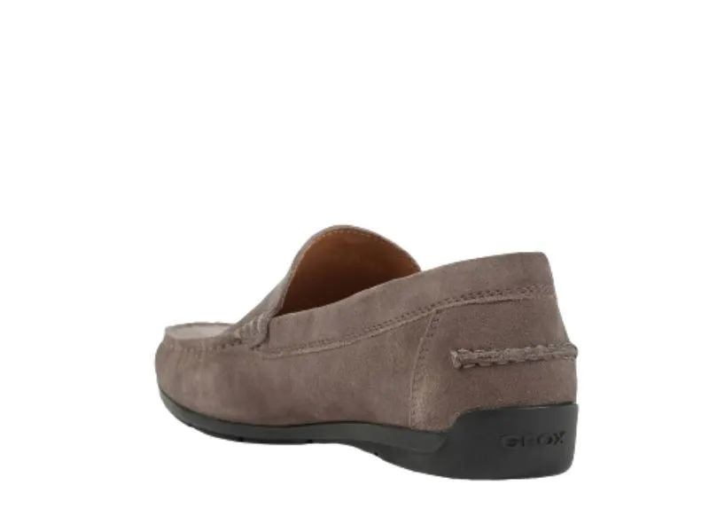 MOCASÍN SIRON SUEDE GEOX EN COLOR GRIS U32Q3A 00022