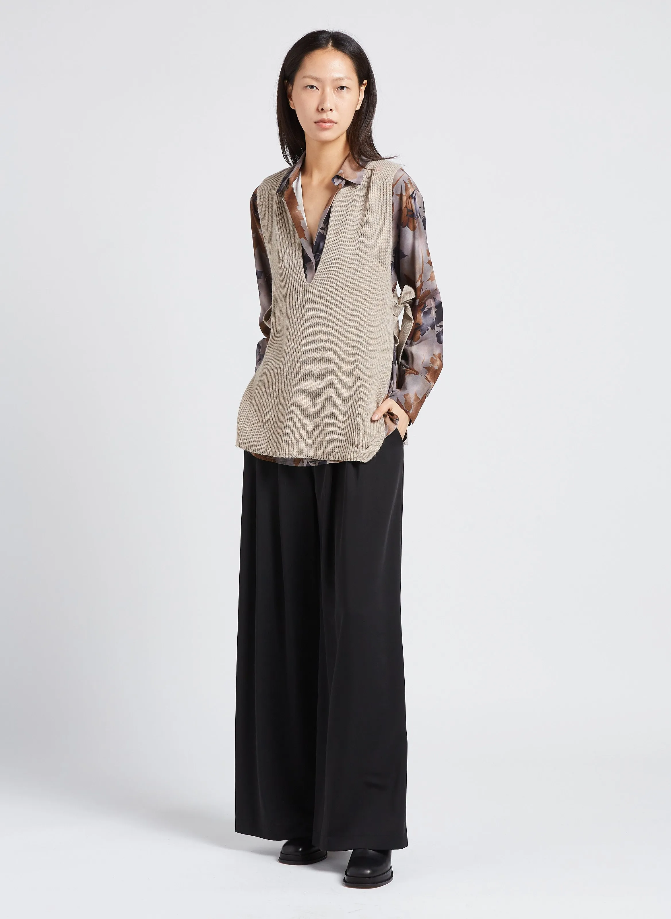 Pantalón ancho palazzo vaporoso en negro