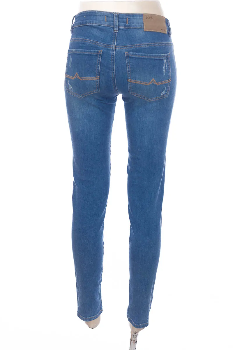 PANTALóN COLOR AZUL  RIFLE