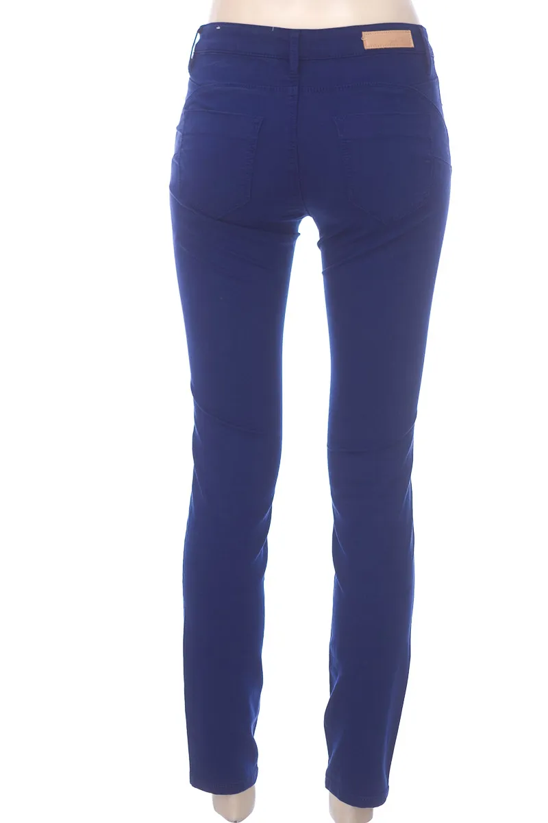 PANTALóN COLOR AZUL  STRADIVARIUS