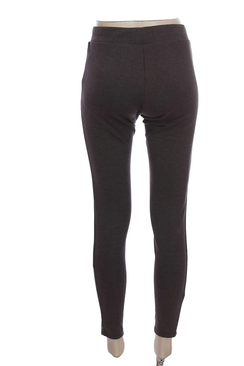 PANTALóN COLOR GRIS  ARKITECT