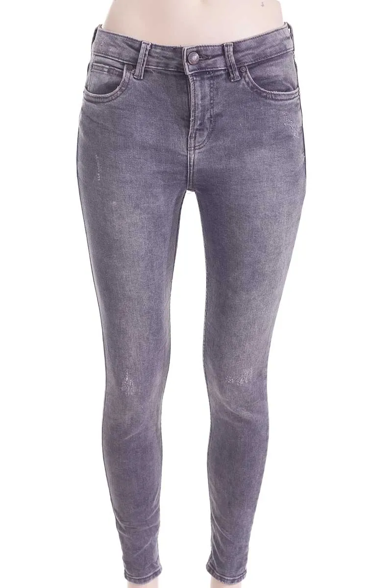 PANTALóN COLOR GRIS  BERSHKA