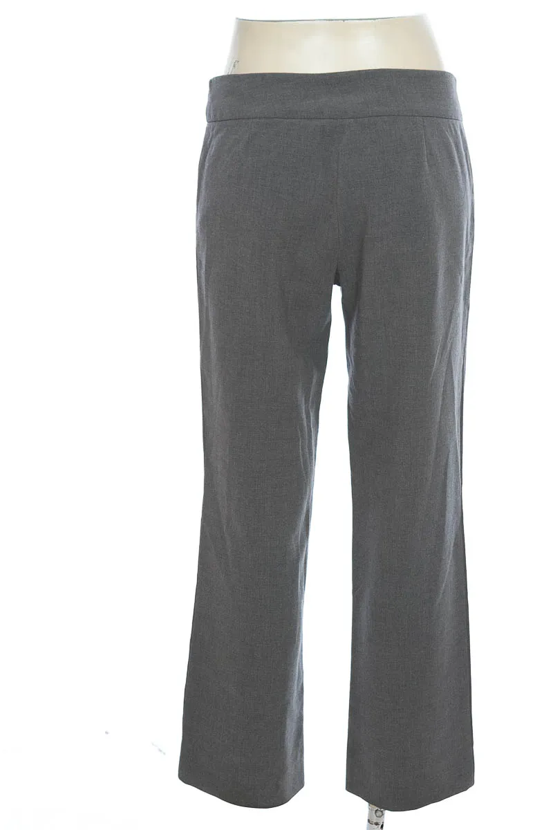 PANTALóN COLOR GRIS  CARRETEL