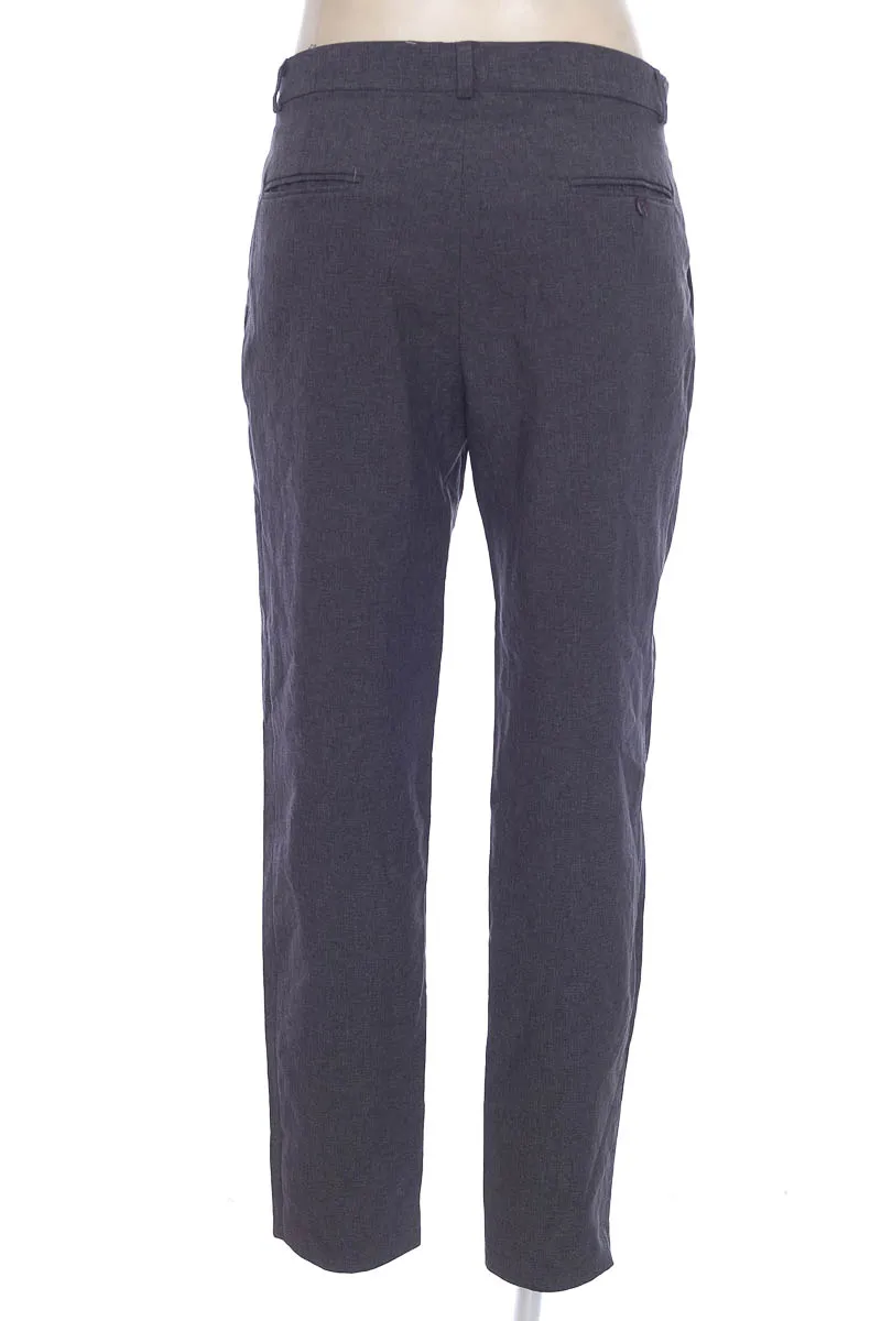 PANTALóN COLOR GRIS  OSSAMA