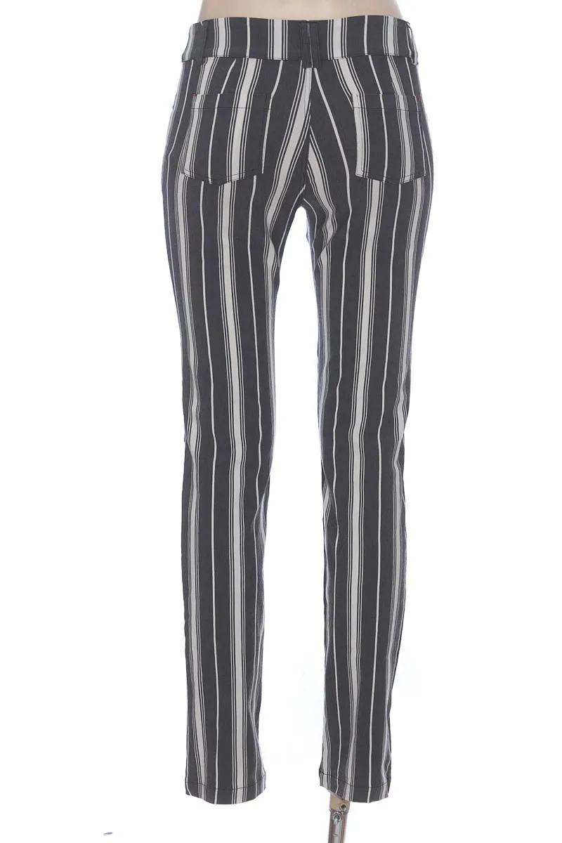 PANTALóN COLOR GRIS  VERGARA