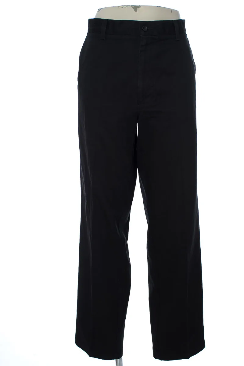 PANTALóN COLOR NEGRO  DOCKERS