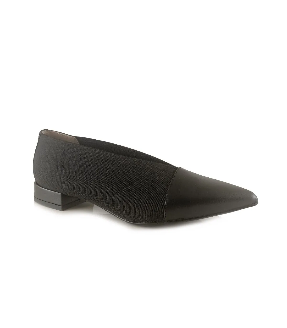Salón para mujer en color negro puntera fina