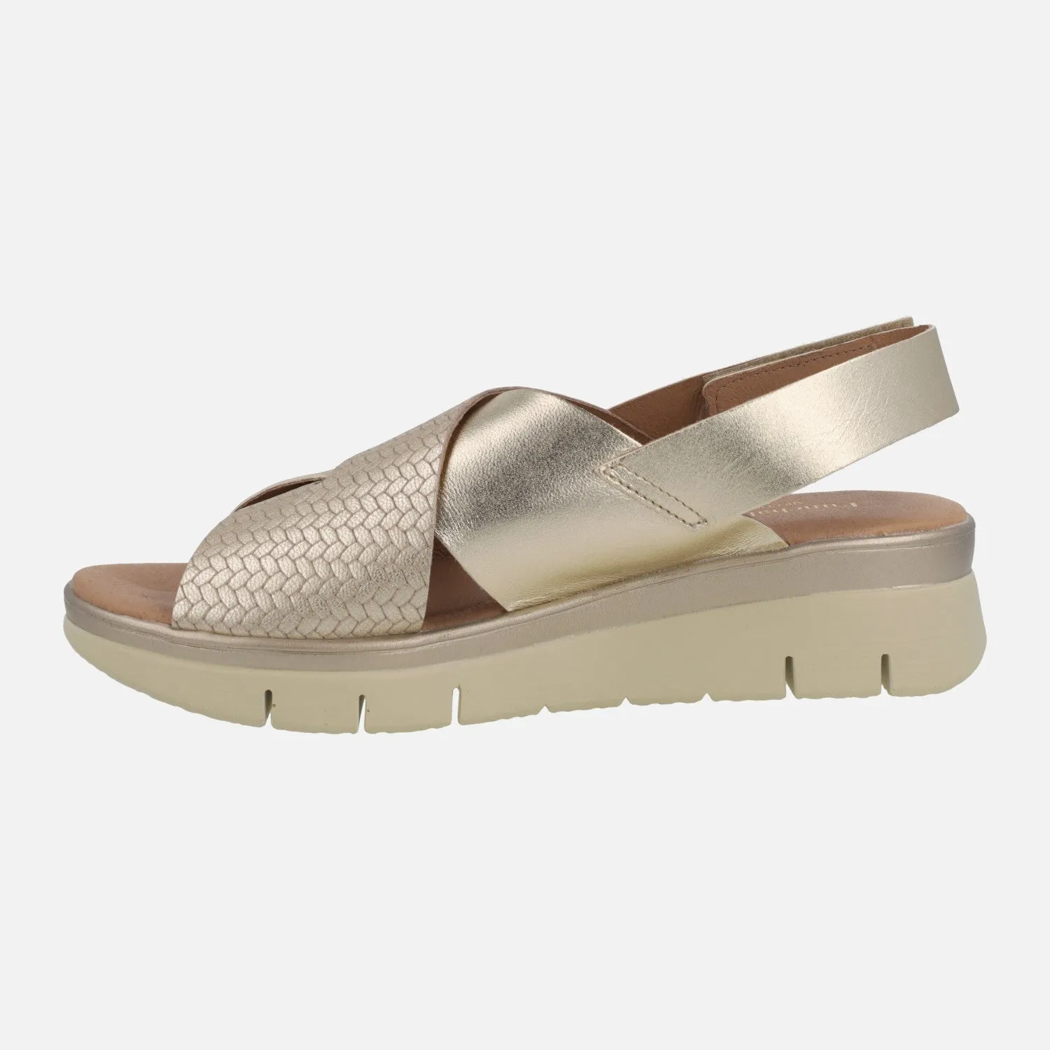 Sandalias doradas de piel con piezas efecto trenzado