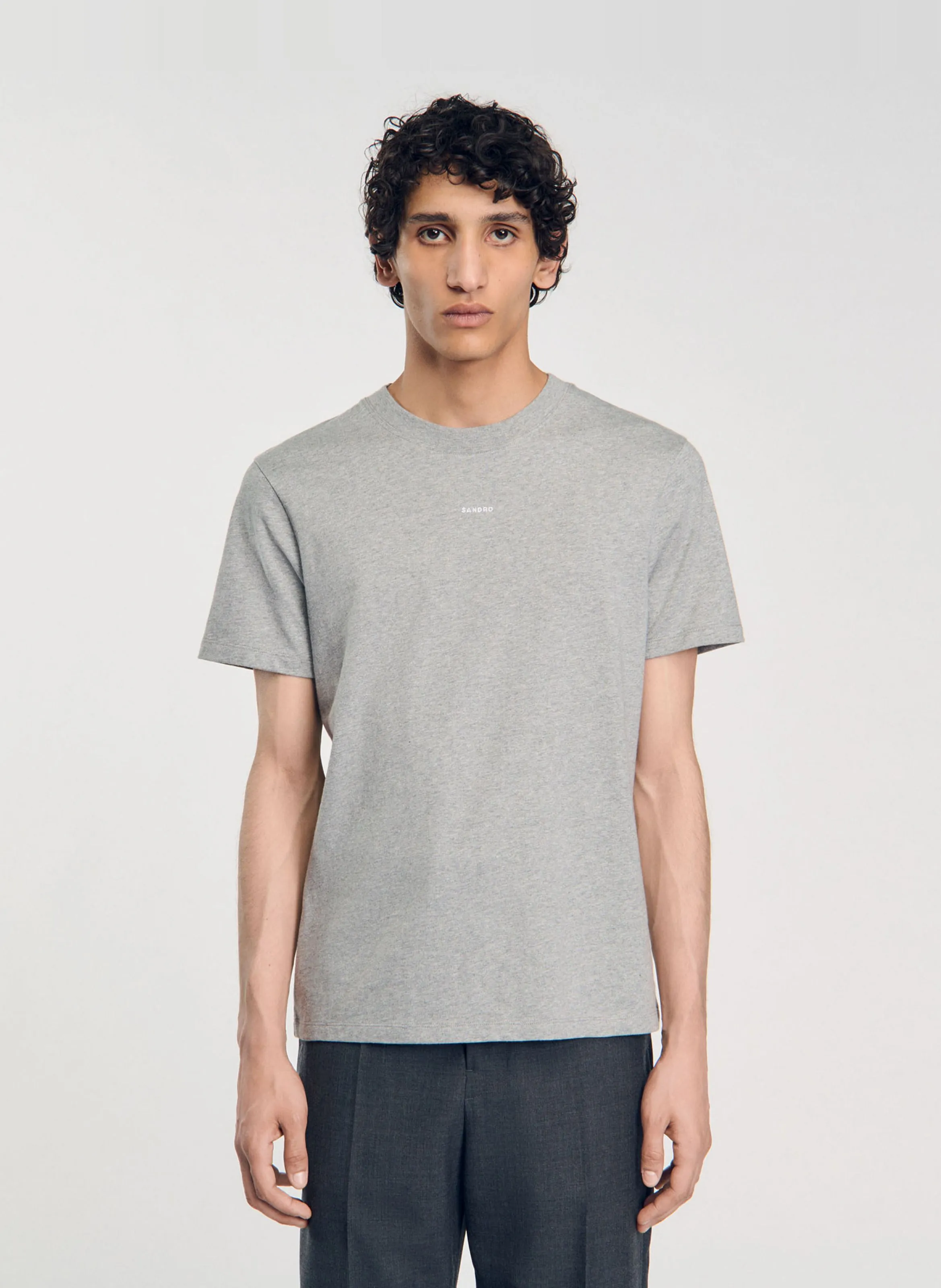 SANDRO Camiseta con cuello redondo  en gris