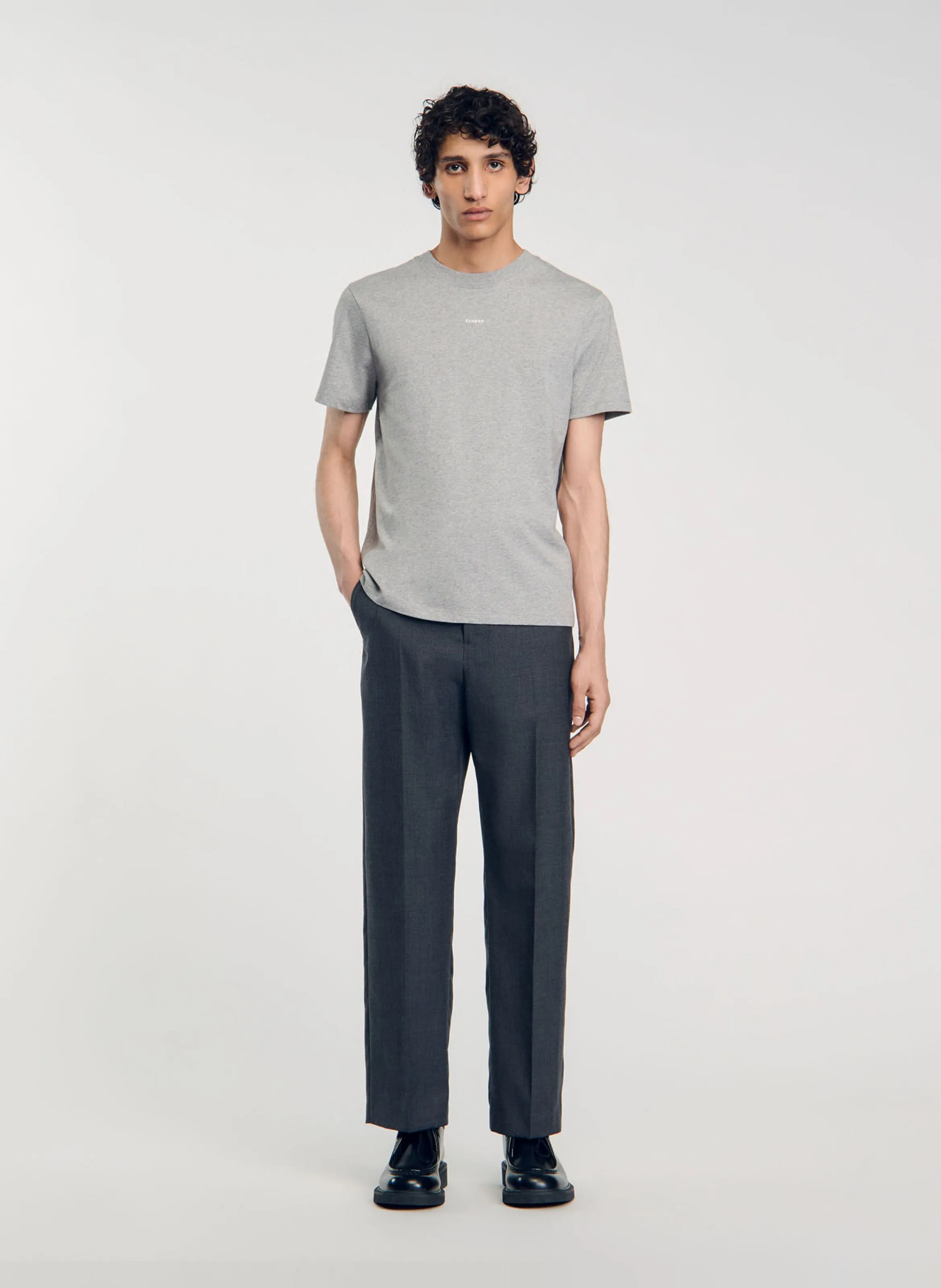 SANDRO Camiseta con cuello redondo  en gris