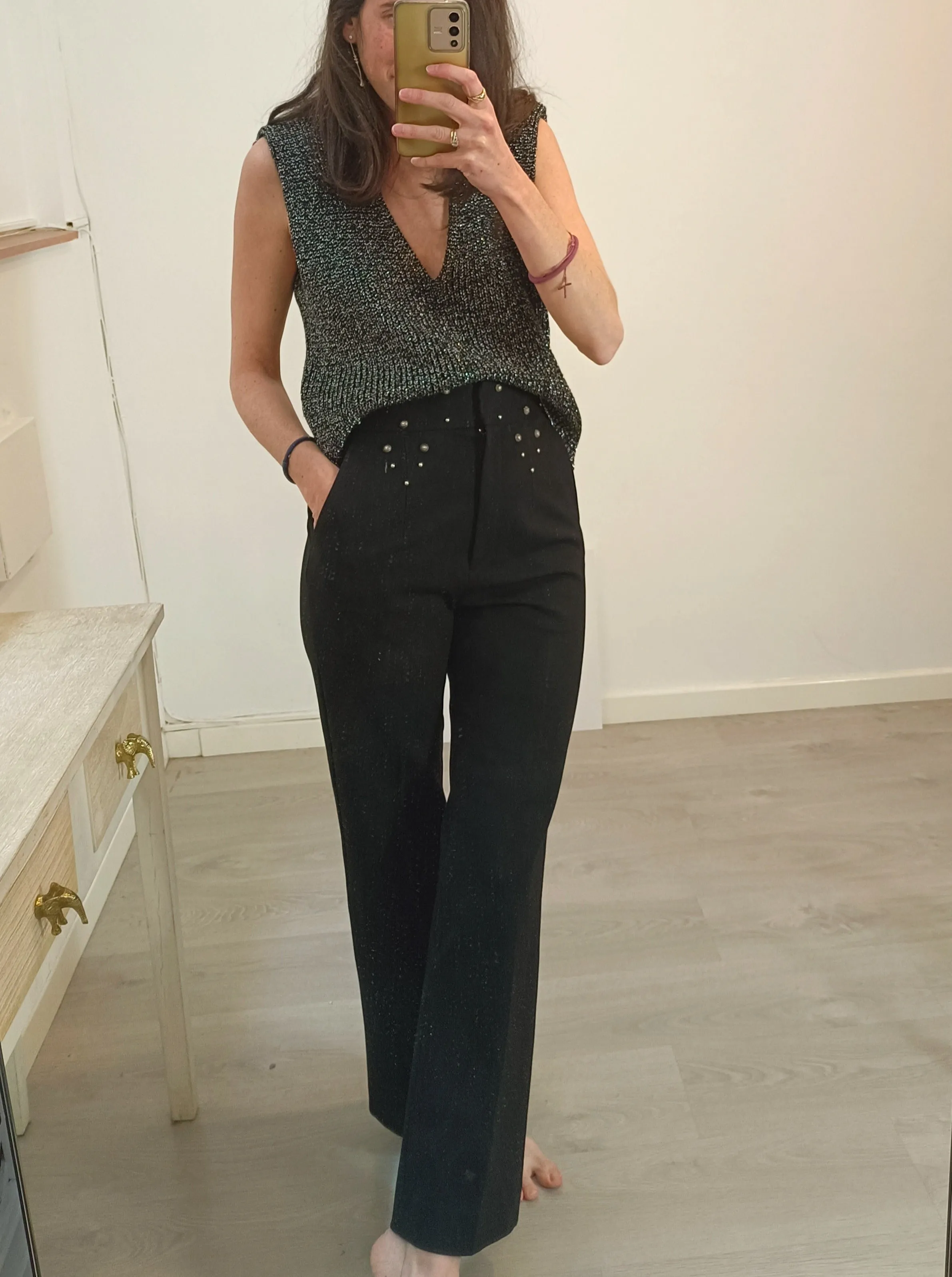 SANDRO. Pantalón negro ancho tachuelas T.34