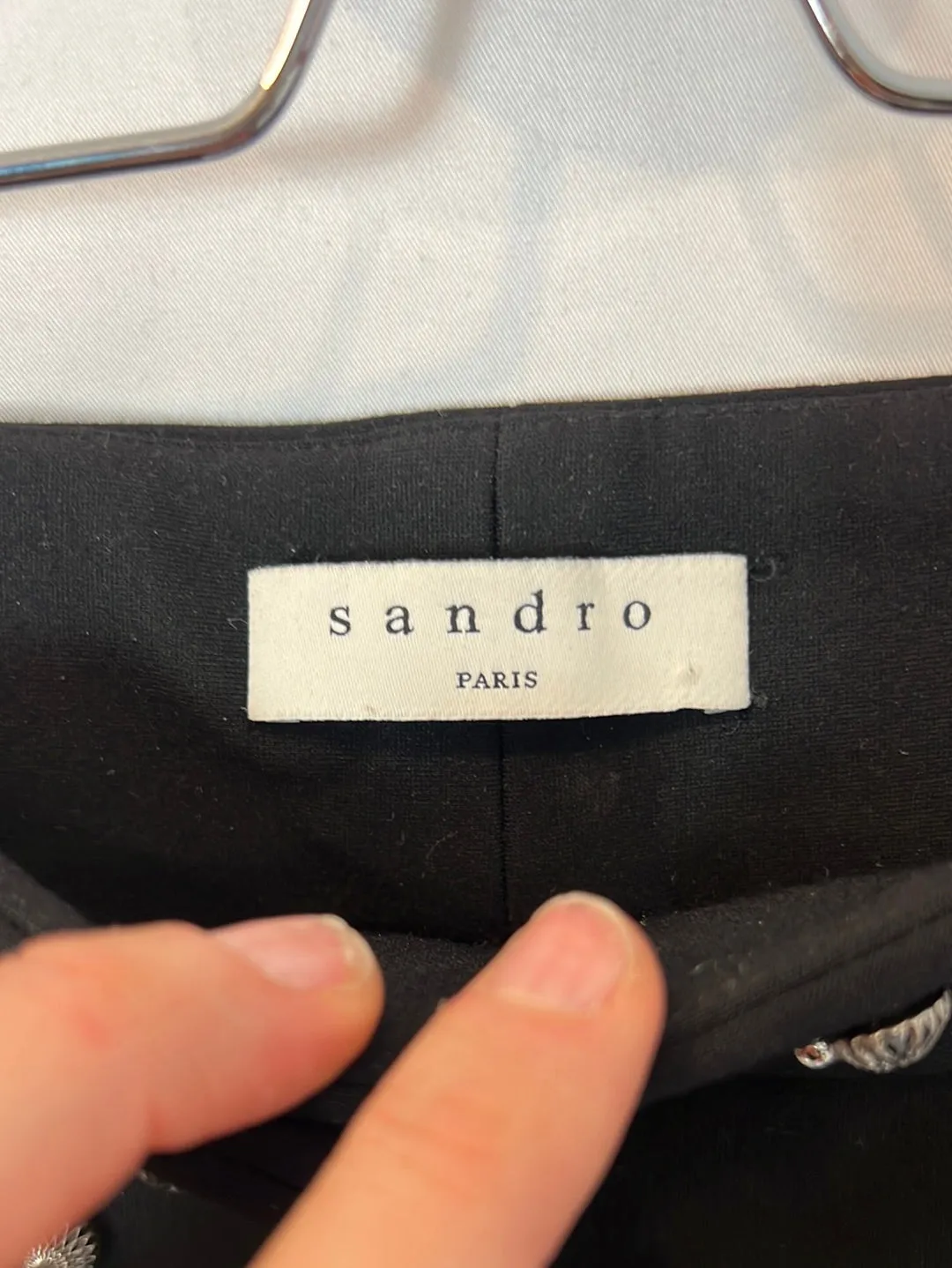 SANDRO. Pantalón negro ancho tachuelas T.34