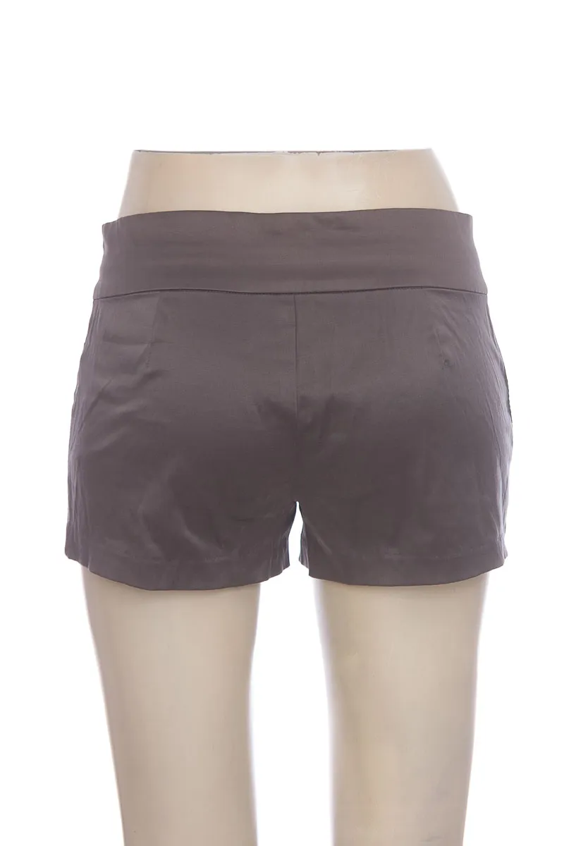 SHORT COLOR GRIS  BEBE