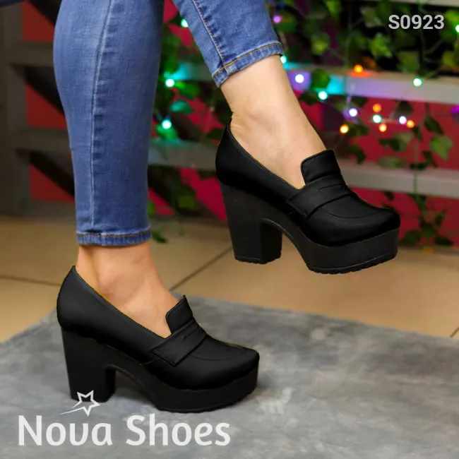 Tacón Mediano en Tonos Vibrantes. Estilo y Confort con Carácter
