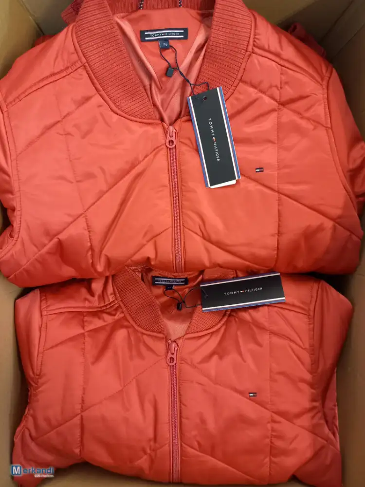 Tommy Hilfiger stock de chaquetas para niños